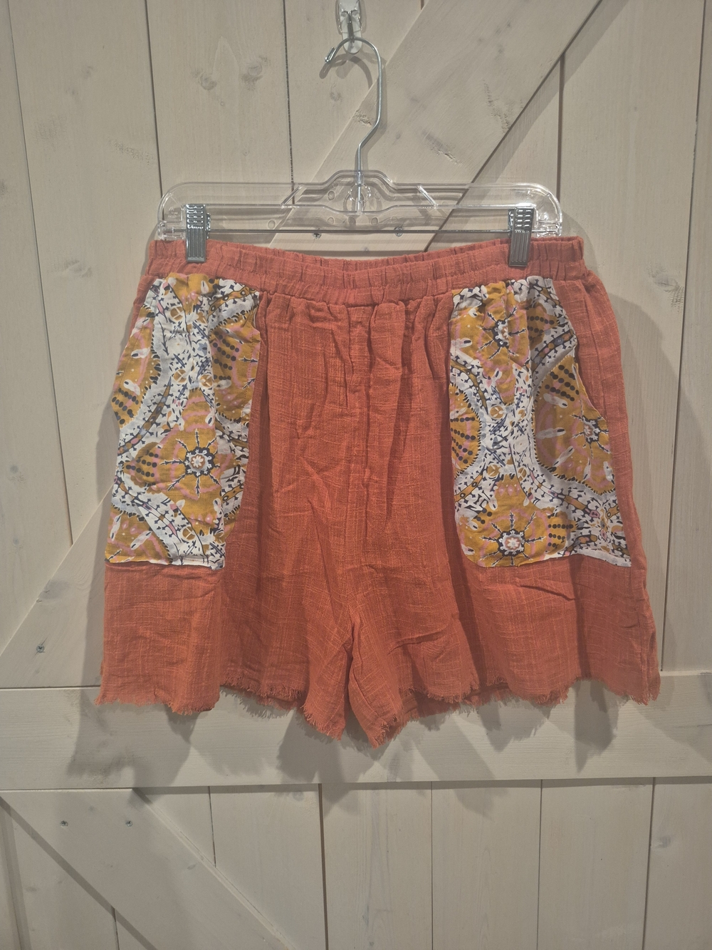 High Elastic Waist Shorts With Contrasting Front And Back Pockets, Frayed Hem XL - Picture 2 of 4